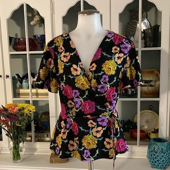 Topshop Floral Silk Wrap Top Size 6 Black with Floral Print - Picture 1 of 10